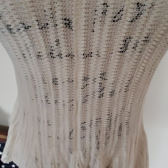 Top - Picture 2 of 4